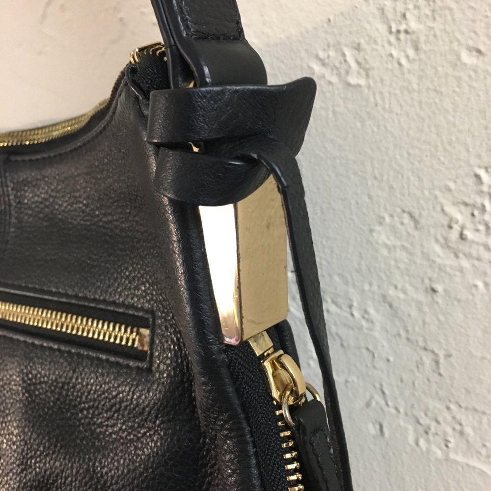 Vince Camuto Leather Crossbody Shoulder Bag Black Expandable Gold Zipper Detail - Picture 8 of 15